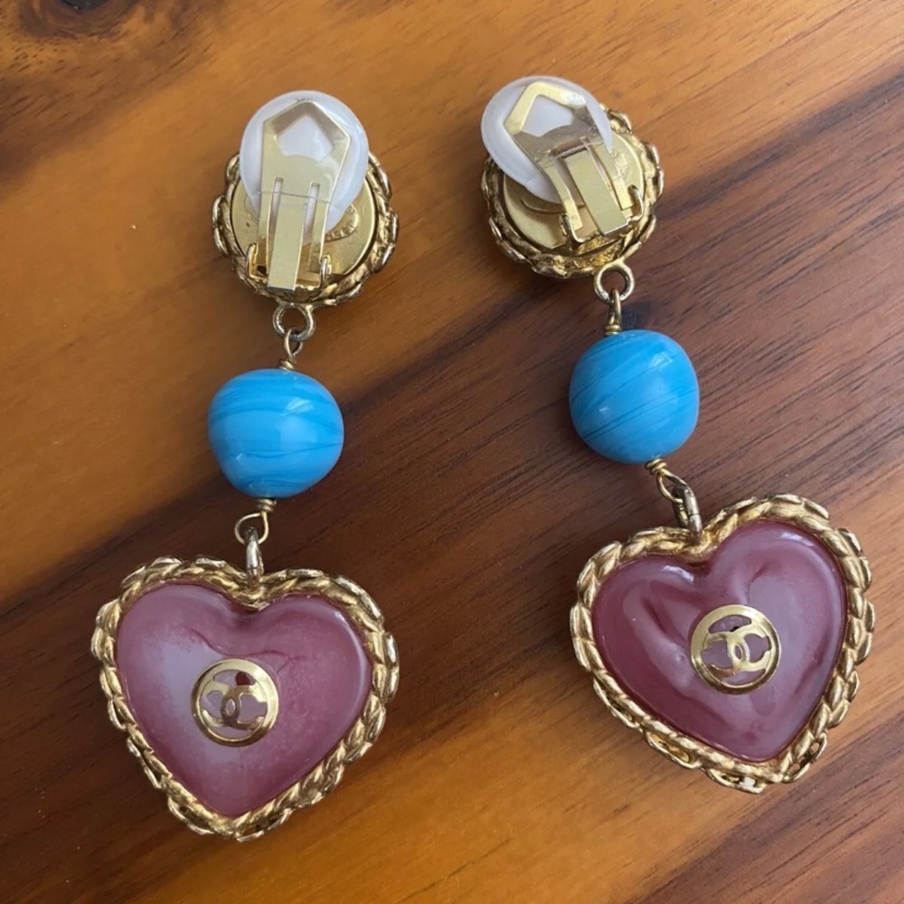 Chanel Heart Gripoix Dangle Earrings ❌no offer or trade❌ - Picture 5 of 8